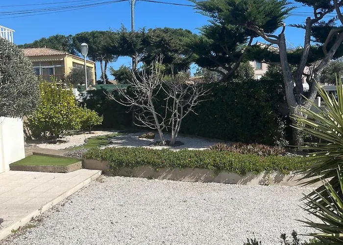 Διαμέρισμα Joli Prive Jardin A 10min Des Plages *